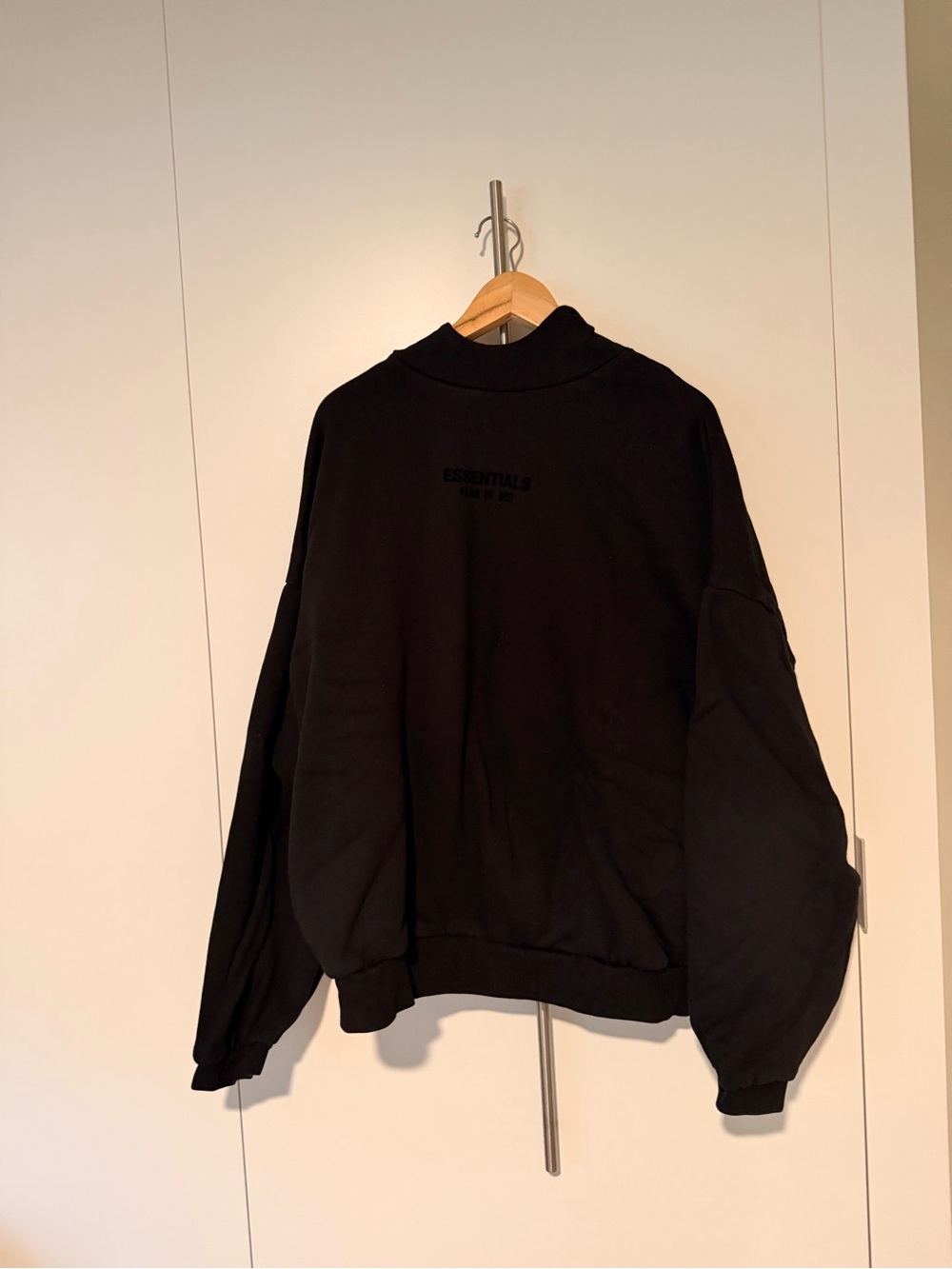 Essentials Fear of God Men’s  Black Crewneck Sweatshirt